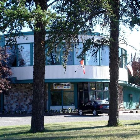Falcon Lake Hotel Exterior photo